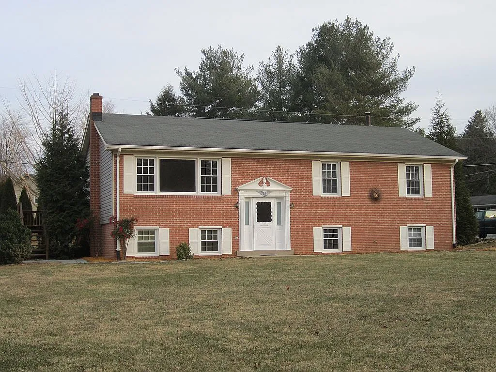 9 Cinnamon Fern Rd photo 1
