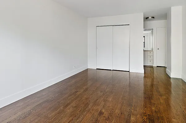 Rented by Oxford Property Group | media 29