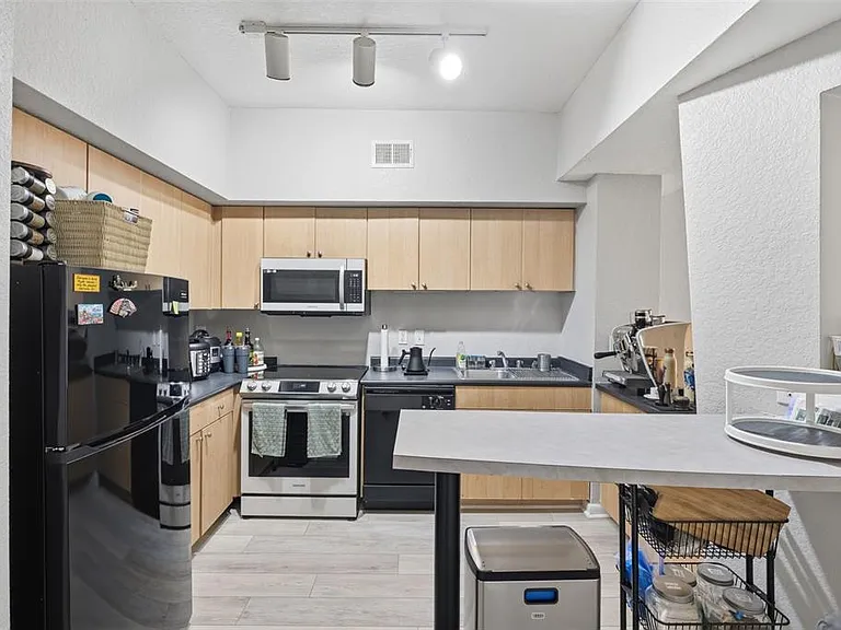 520 S Armenia Ave #1239A — Photo 4