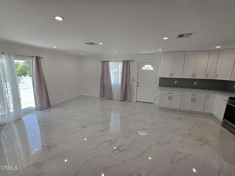 10926 Woodward Ave — Photo 19