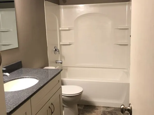 Renovated Apartment Just for You, 1222 A St APT 11, Lincoln, NE 68502
