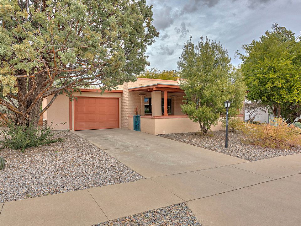 1st image of 211 E La Espina