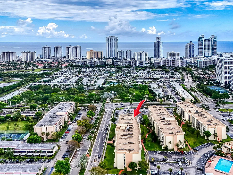 2000 Atlantic Shores Blvd #410