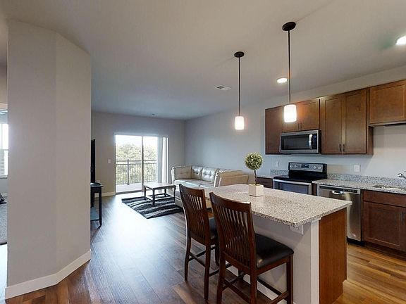 2nd image of 4721 Farwell St #112