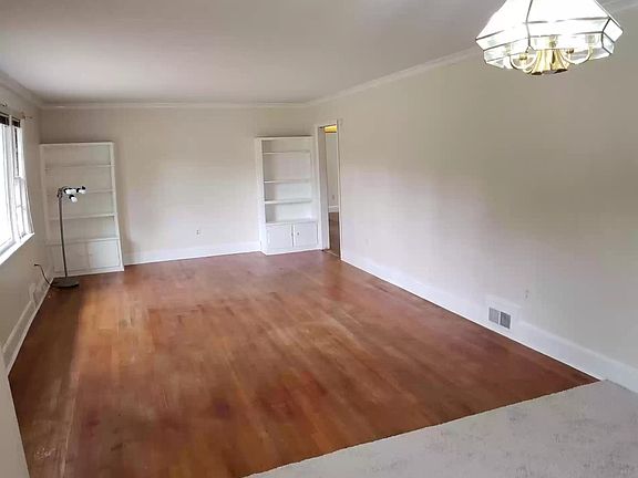 3rd image of 1501 Arcadia Lake Dr