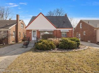 19218 Eastborne St, Harper Woods, MI 48225