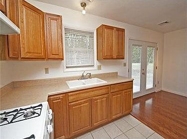 5th image of 307 Byron Cir