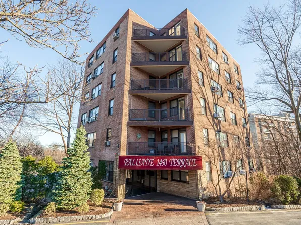 1450 Palisade Avenue image 1 of 18