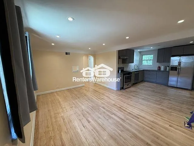 1535 Hudson St #3 — Photo 4