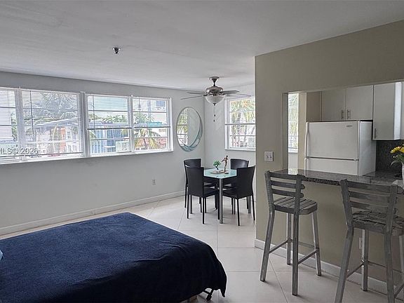 4th image of 865 Collins Ave APT 210