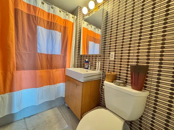 212 South Oxford Street image 9 of 16