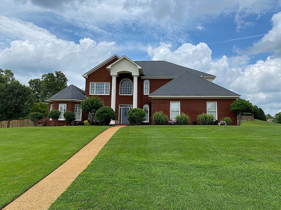 1st image of 2833 Lake Crest Dr