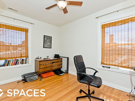 4th image of 2415 W Montrose Ave APT 2R