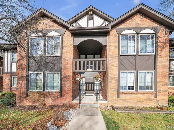 29123 Wellington Rd E APT 19, Southfield, MI 48034