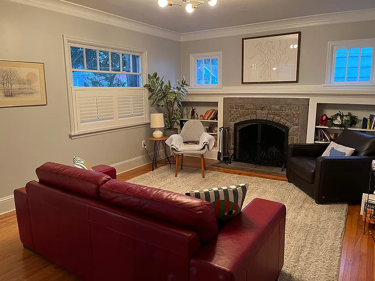 6935 N Fenwick Ave — Photo 2