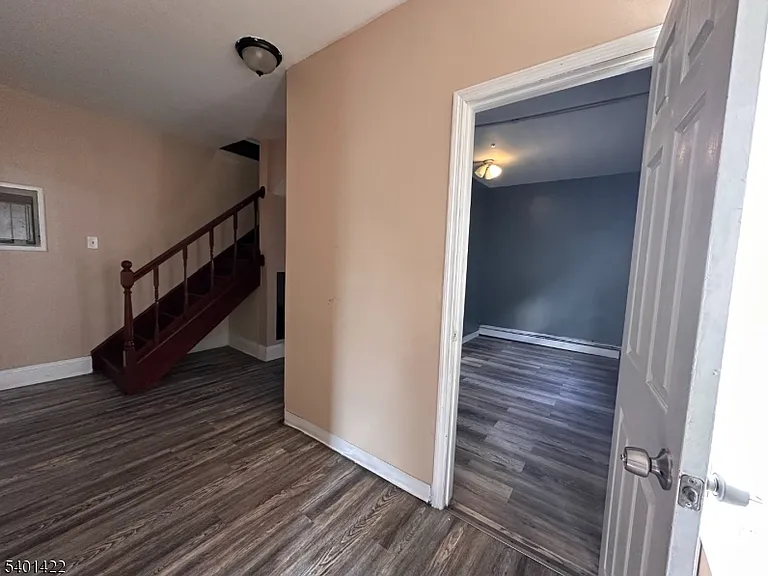 748 Trumbull St #2 — Photo 4