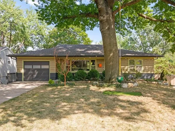 8215 Kenwood Ave, Kansas City, MO 64131