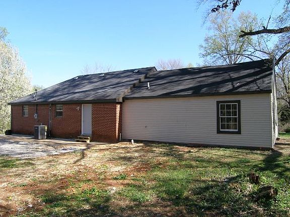 3rd image of 107 S Riverside Dr