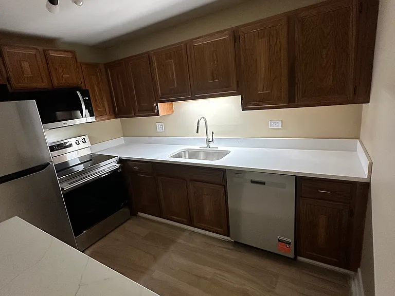 1856 N Goodwin Dr #1B — Photo 9