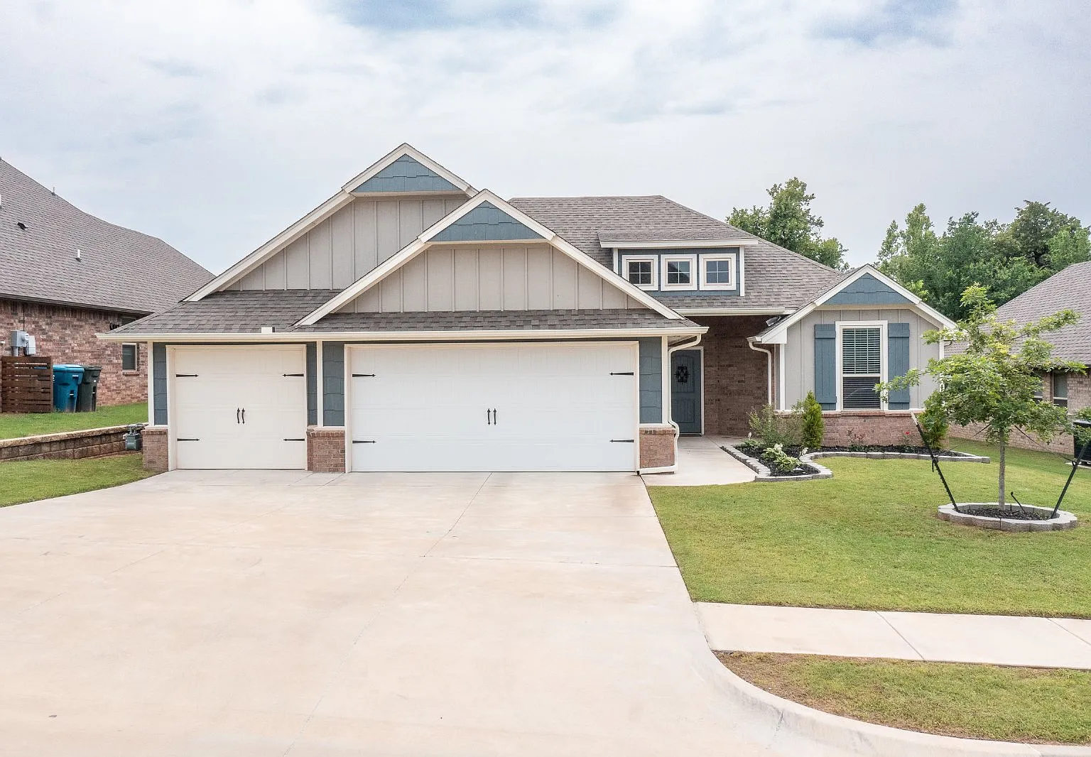 4 bed, 2.0 bath, 1800 sqft, $2,385 — Photo 3