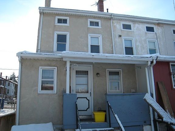 2nd image of 305 Hall St