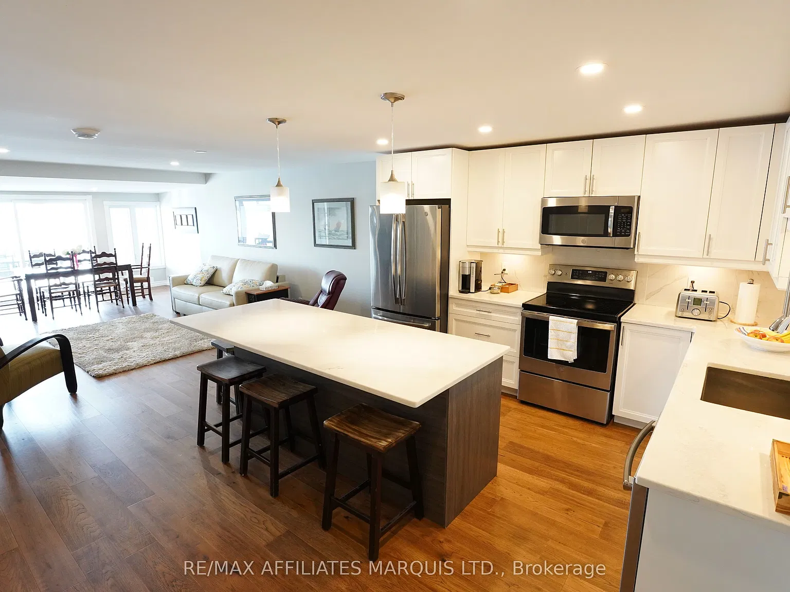 2 bed, $2,500 — Photo 4