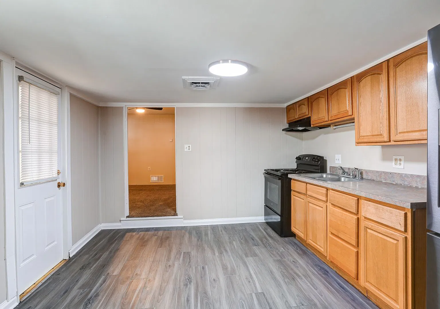 306 S Front St — Photo 1