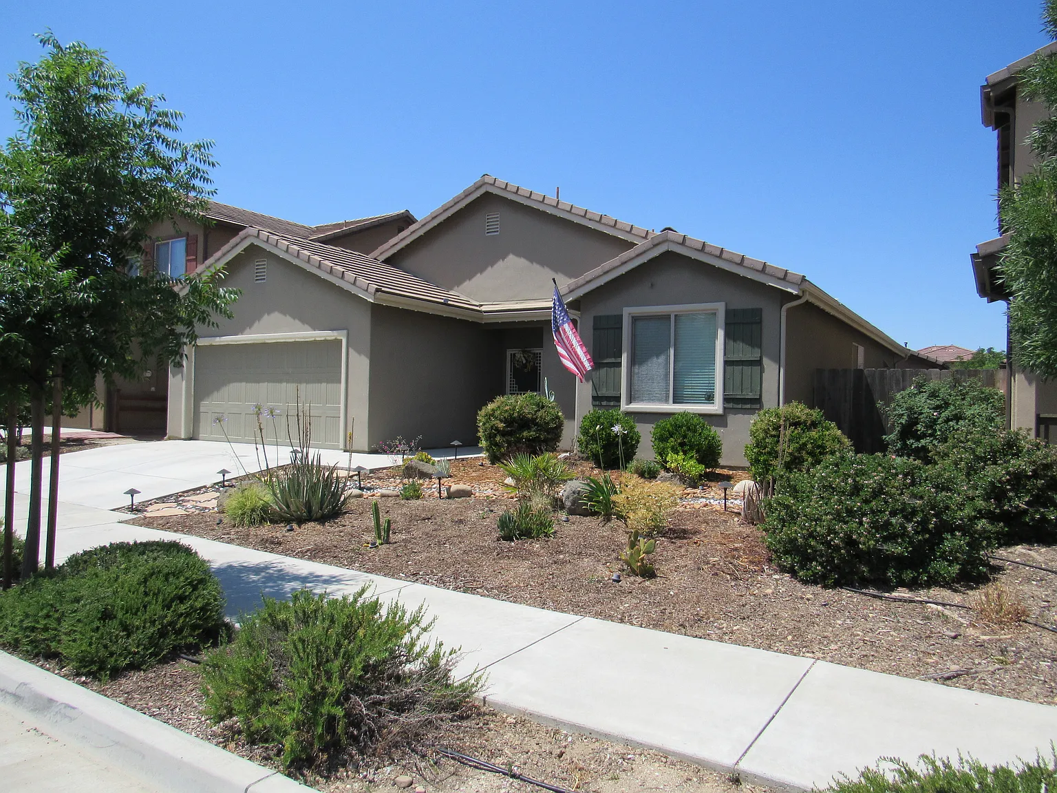 825 Avenida Vis — Photo 2