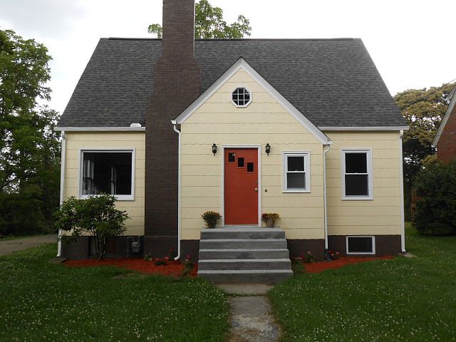 1st image of 207 Sheridan Ave