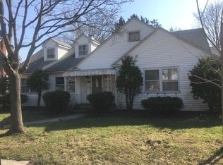 310 N 4th St, Decatur, IN 46733