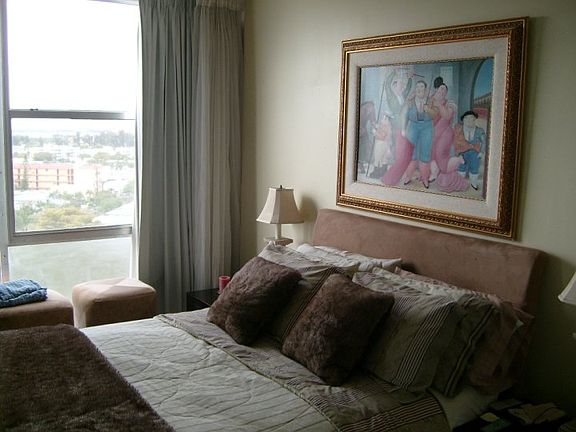 2nd image of 900 Bay Dr APT 1015