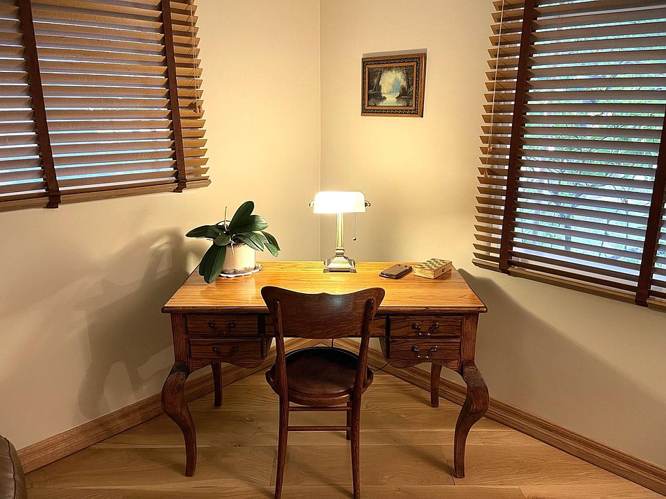 Living room Desk