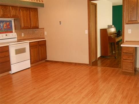 5th image of 1207 N Lincoln St