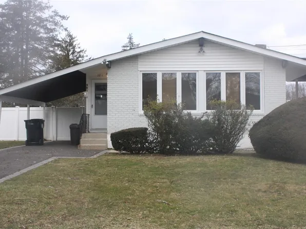 381 Hunter Avenue, West Islip, NY 11795
