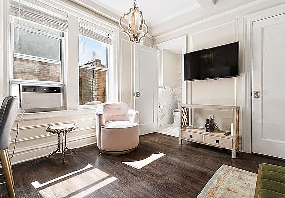 5th image of 17 W 64th St #6C