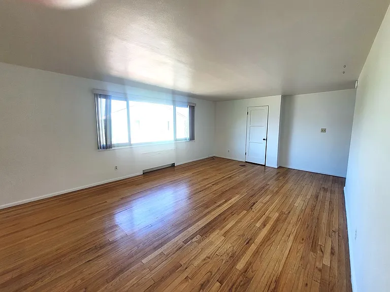 901 N Forest St #117 — Photo 4