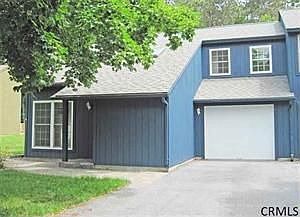 2nd image of 132 Arrow Wood Pl