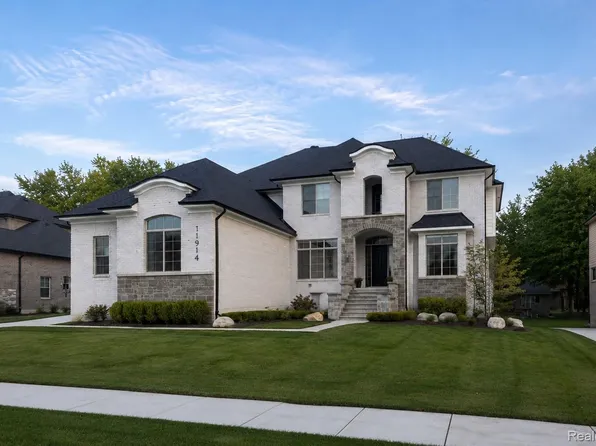 11914 Encore Ct, Shelby Township, MI 48315