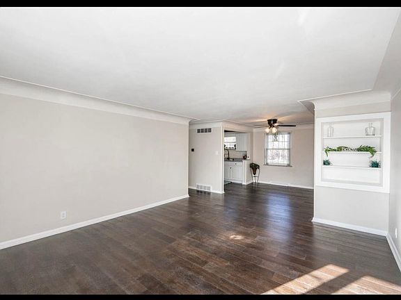 4th image of 1072 Western Row Rd