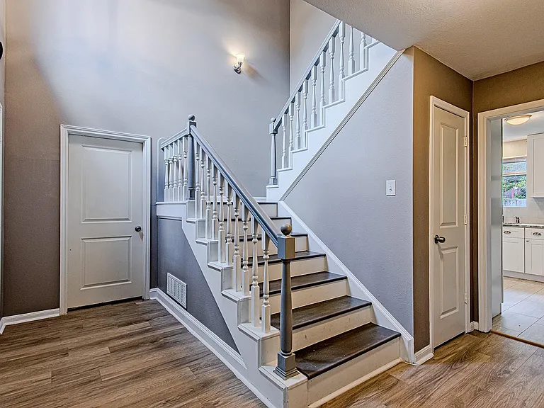 3323 Lost Hollow Dr — Photo 9