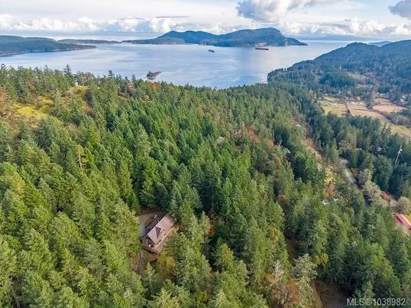 3350 Port Washington Rd, Southern Gulf Islands, BC V0N 2M1