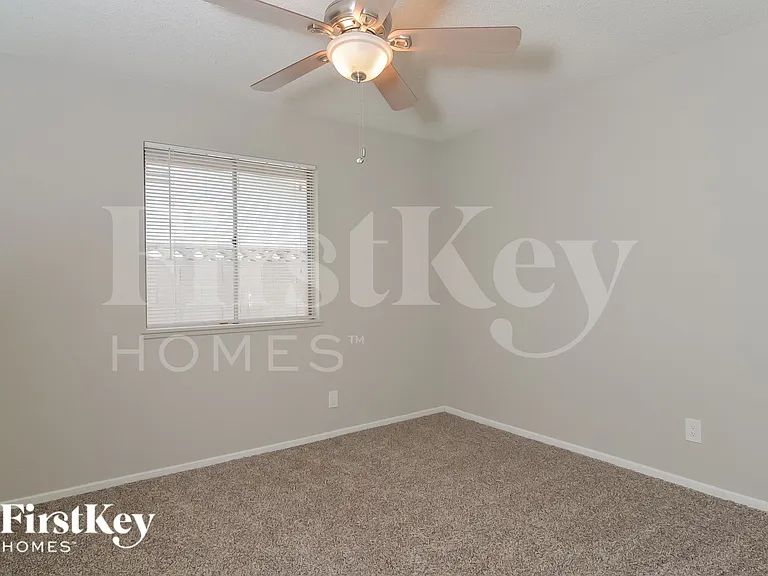 4071 Oakhill Ave — Photo 9