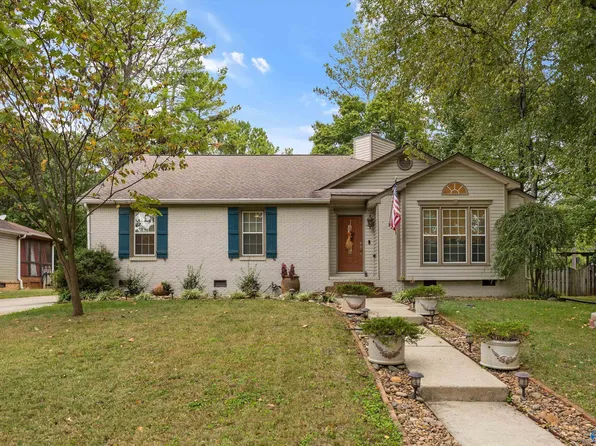 1866 Shellbrook Dr NW, Huntsville, AL 35806
