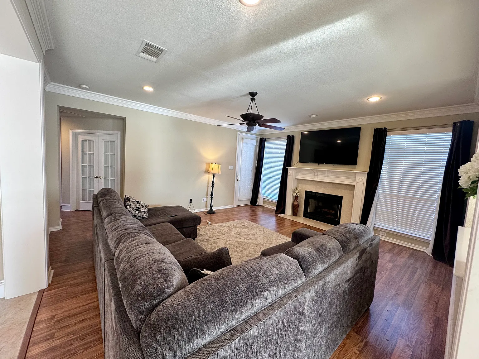 7904 Country Ridge Ln — Photo 4