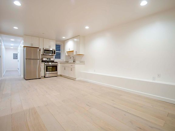 3rd image of 1045 Cabrillo St #9