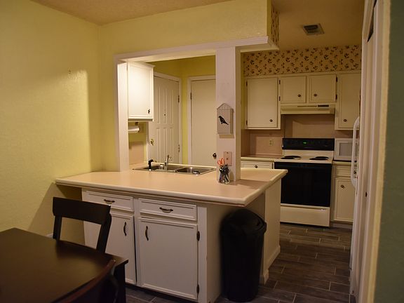 4th image of 1511 Dawnwood APT 1