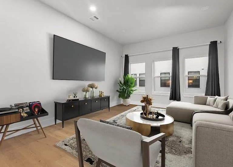 836 Fisher St #D — Photo 13