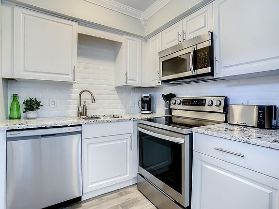 Kitchen - all utensils included