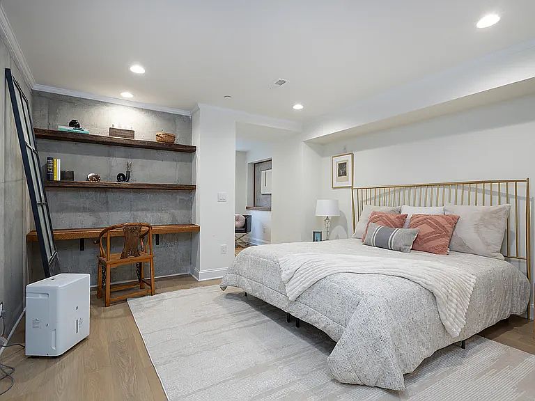 1st image of 2237 N 21st St #264