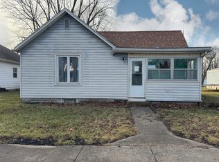 215 S Jackson St, Flanagan, IL 61740